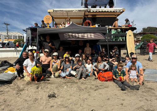 Comunidad Storm reunida en la playa